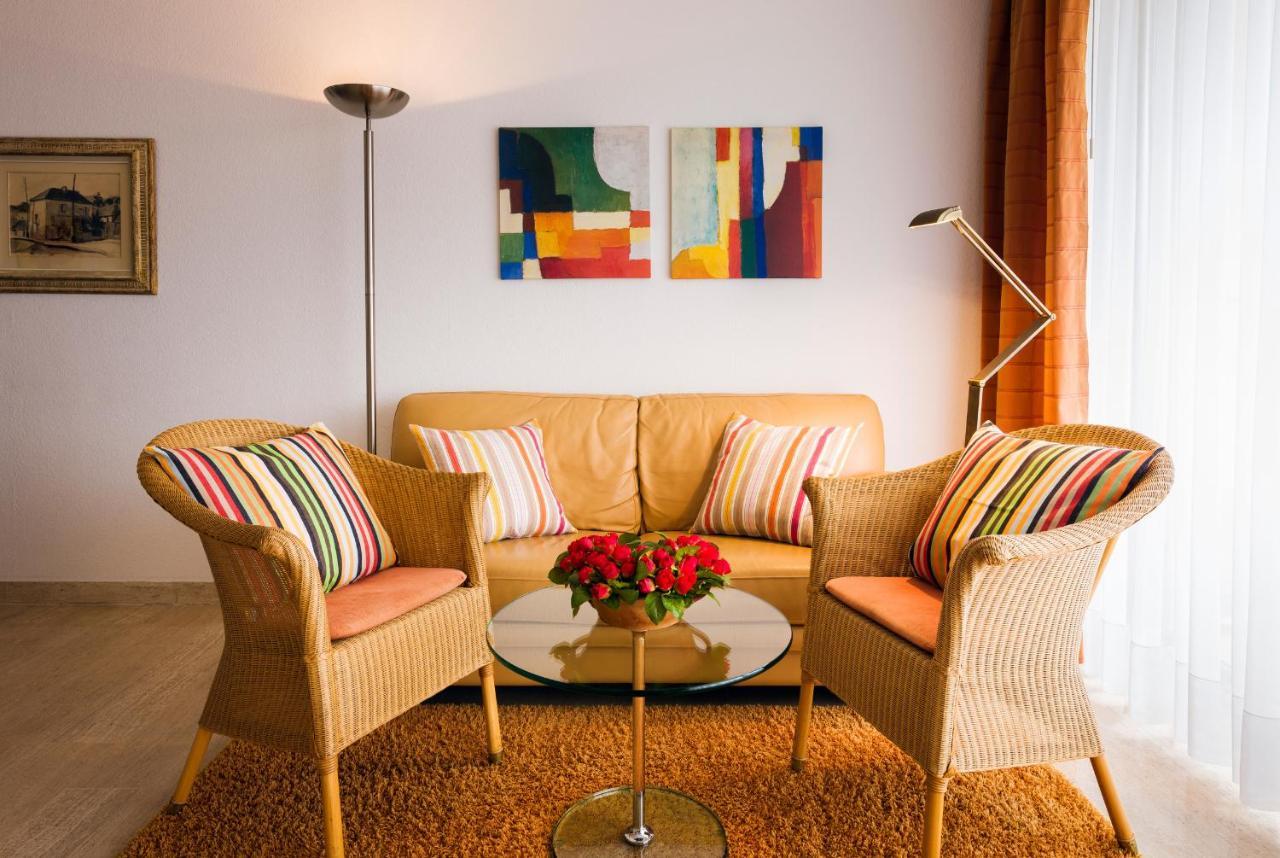 Ferienwohnung Les Oliviers Ueber Den Daechern Von Ruhig Sonnig Meerblick Pool Tiefgarage Parkplatz Apartment Nizza